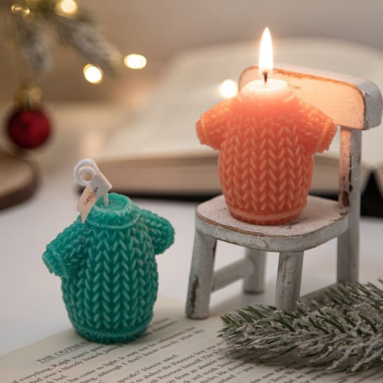 Picture of Sweater Shape Candles