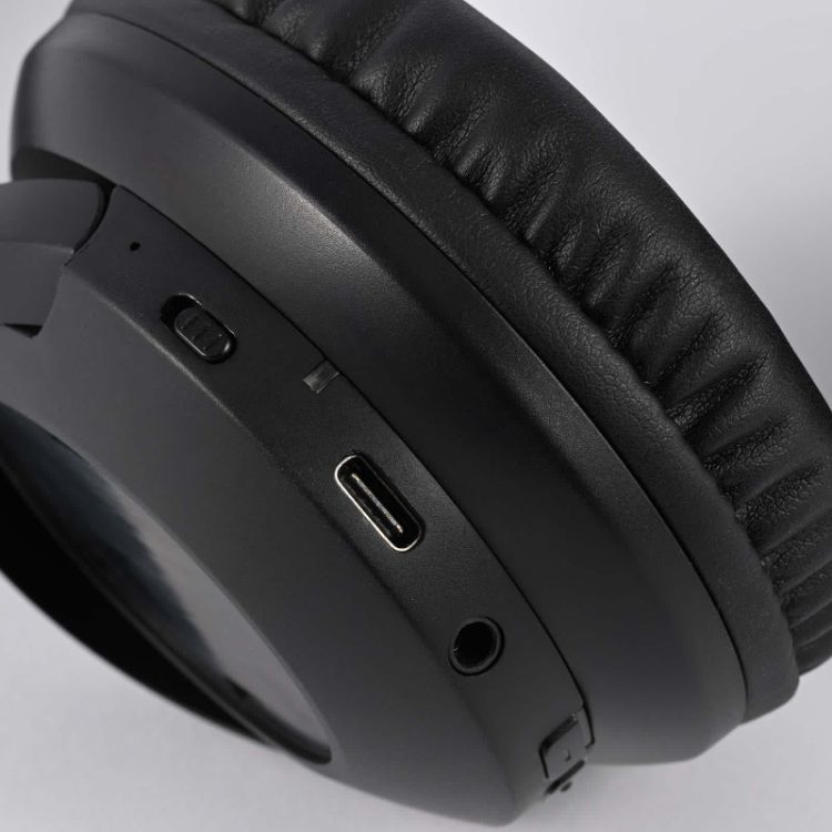 Picture of Equinox ANC Headphones In Case