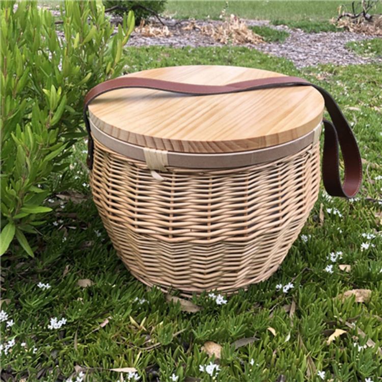 Picture of Scotch Wicker Picnic Cooler Basket(round)