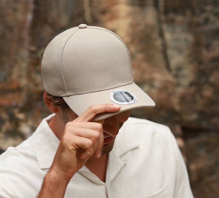 Picture of INIVI SEAMLESS 2 PANEL WOOL ACRYLIC- SELF-SNAPBACK