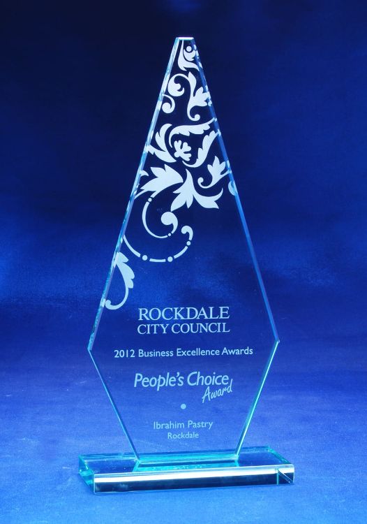 Picture of Jade Glass Arrowhead Trophy