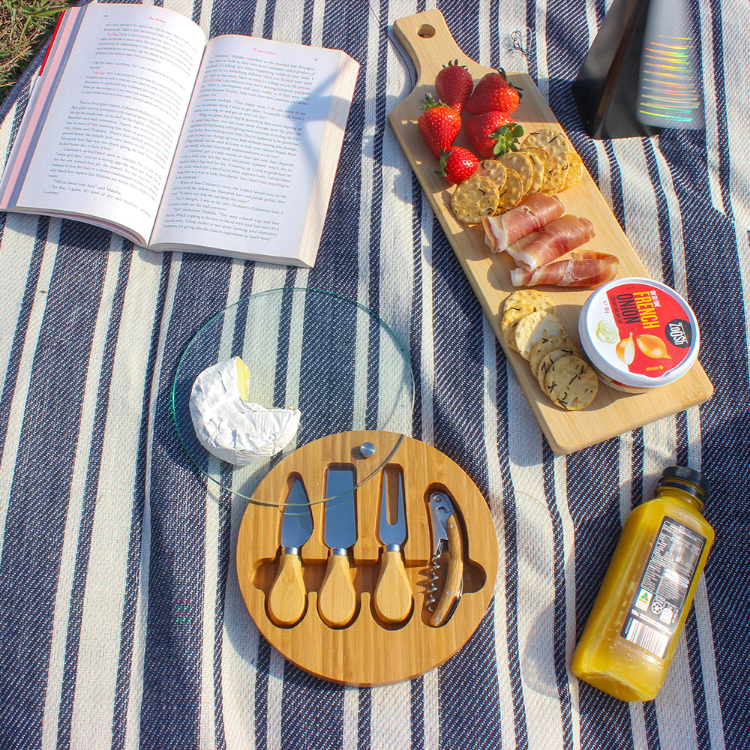 Picture of Trekk Round Bamboo Glass Cheese Set